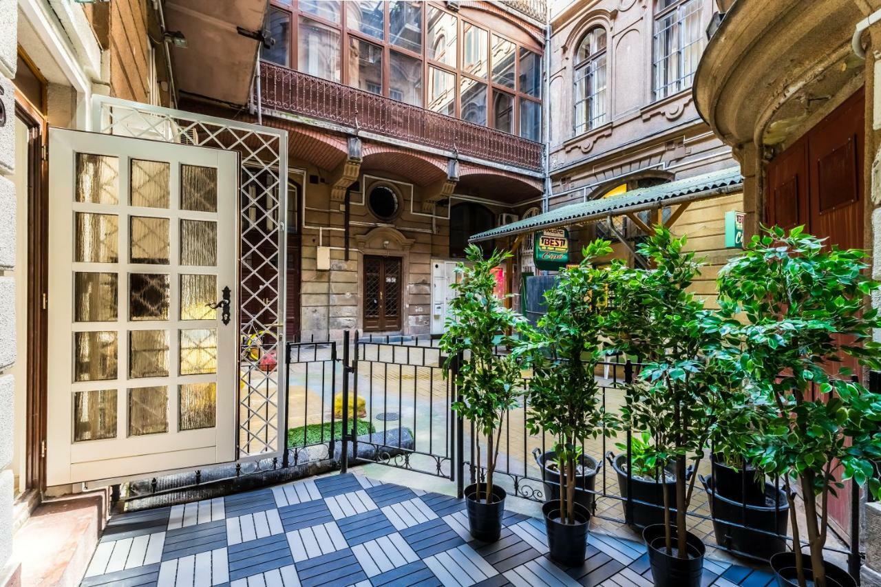 Bpr Vintage Garden Apartment With Terrace & Sauna Budapest Extérieur photo