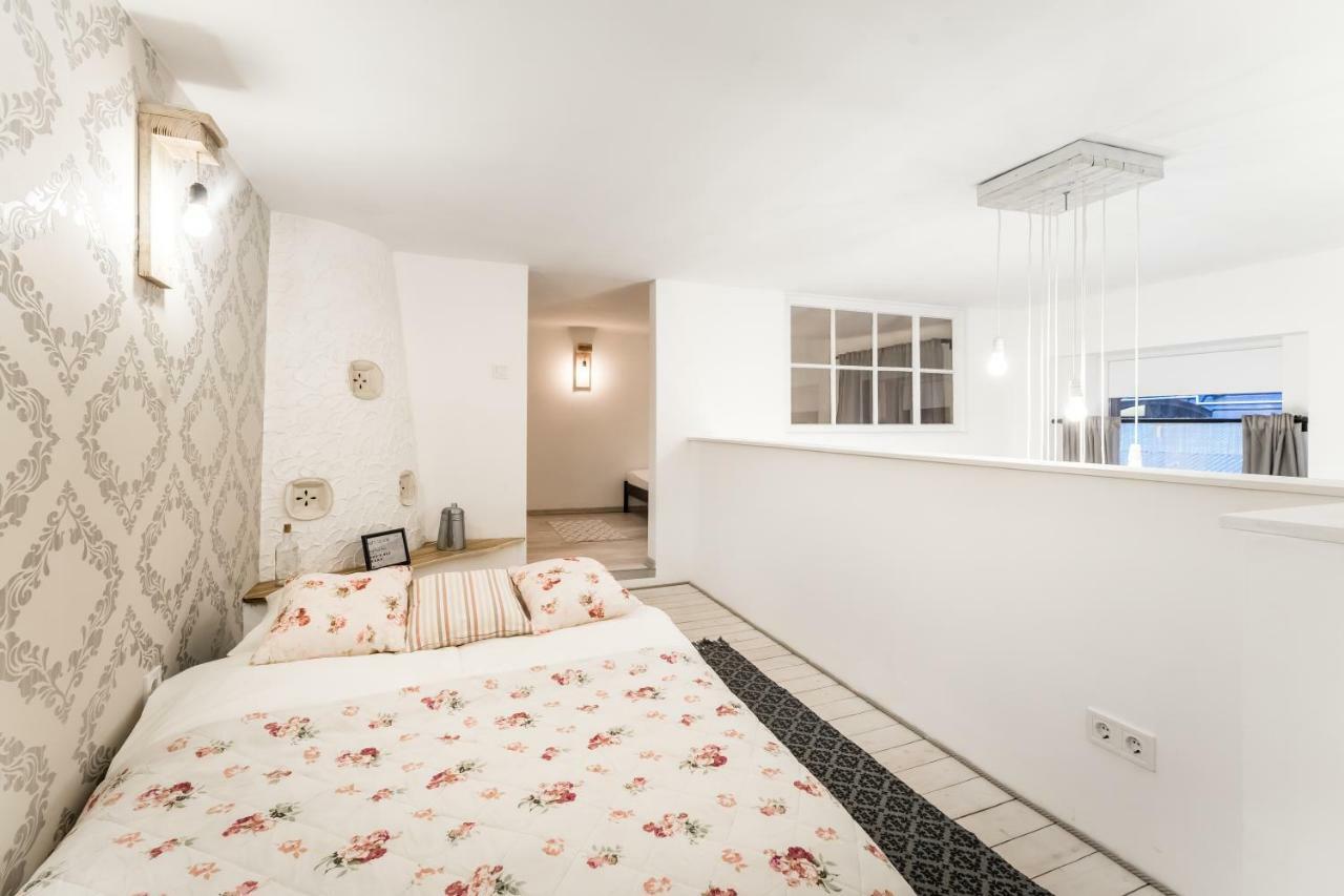 Bpr Vintage Garden Apartment With Terrace & Sauna Budapest Extérieur photo