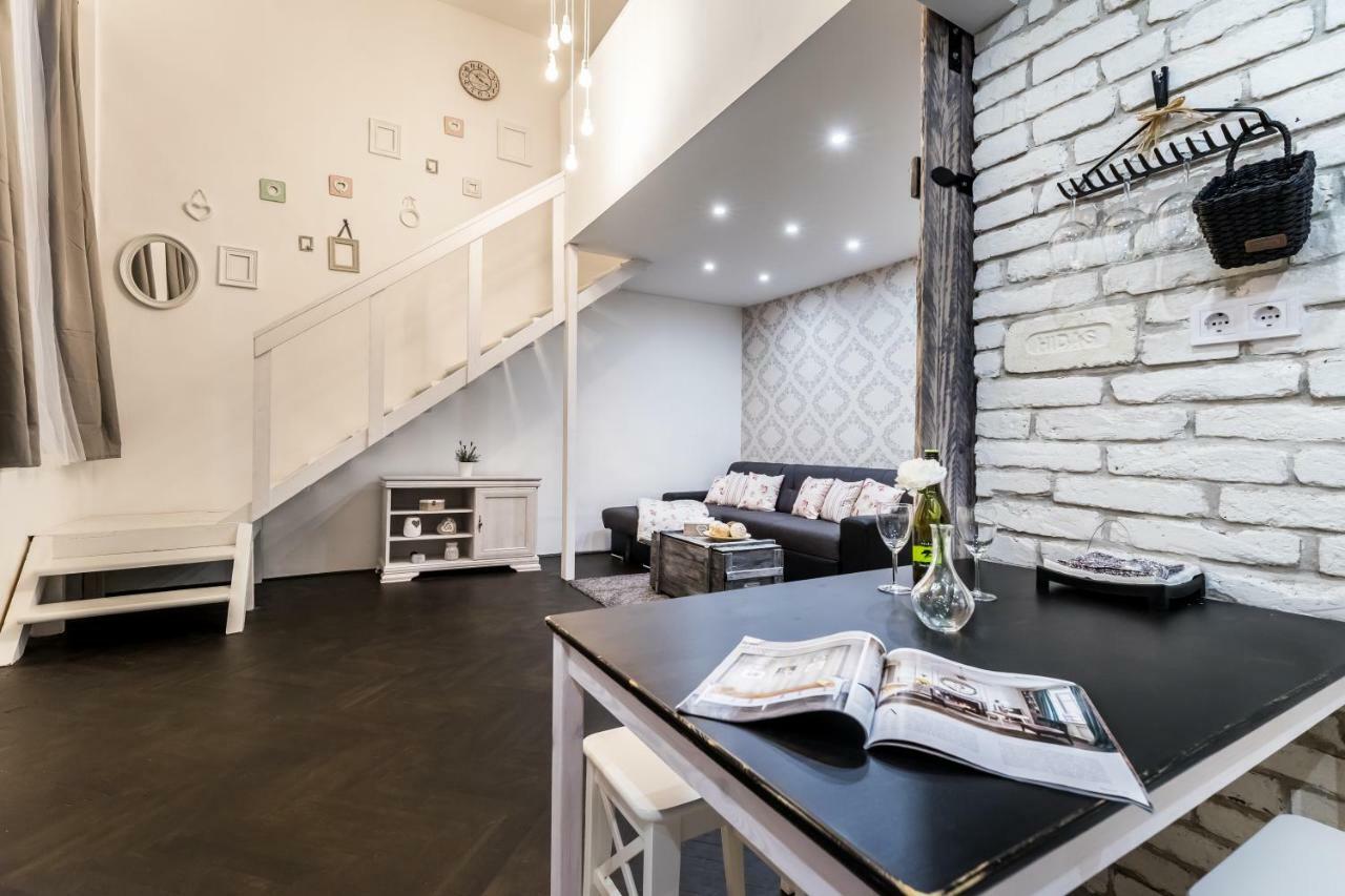 Bpr Vintage Garden Apartment With Terrace & Sauna Budapest Extérieur photo